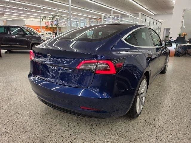 Used 2018 Tesla Model 3 Long Range RWD image 5