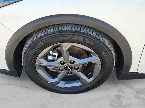 Used 2025 Kia K4 FWD image 12