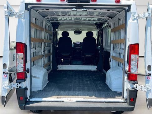 Used 2025 RAM ProMaster 2500 w/ U-Haul Equipment Group FWD image 22