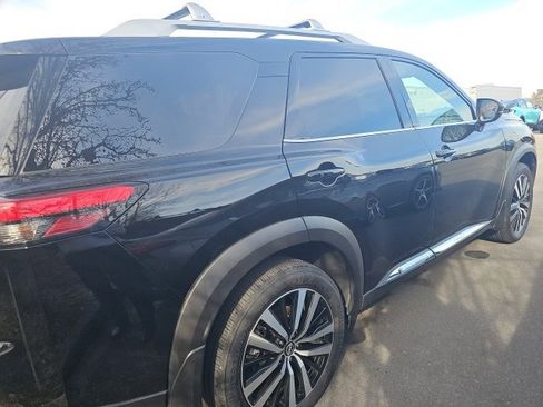 Certified 2024 Nissan Pathfinder Platinum w/ Cargo Package image 3