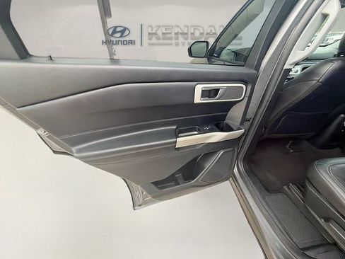 Used 2021 Ford Explorer XLT RWD image 23