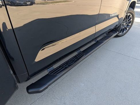 Used 2025 Toyota Tundra Limited AWD/4WD image 29