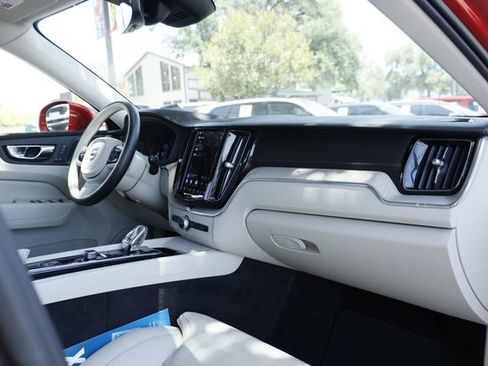 Used 2022 Volvo XC60 B5 Inscription w/ Advanced Package FWD image 22