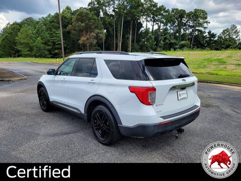 Certified 2022 Ford Explorer XLT RWD image 3
