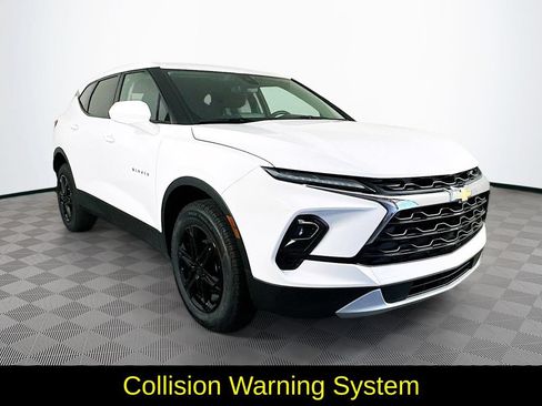 Used 2023 Chevrolet Blazer LT FWD image 3
