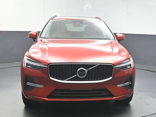 Used 2023 Volvo XC60 B5 Core w/ Climate Package FWD image 3
