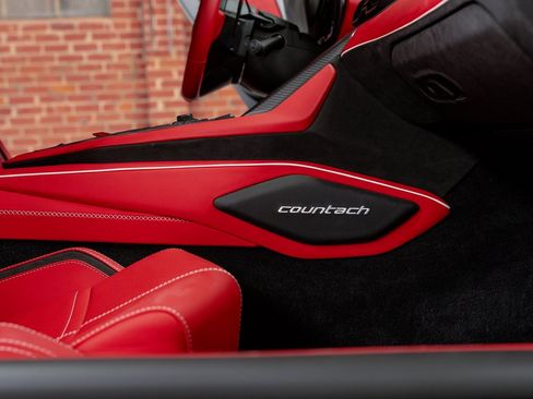 Used 2022 Lamborghini Aventador Countach image 28