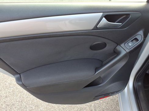 Used 2014 Volkswagen Golf TDI FWD image 21