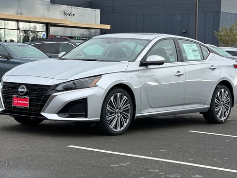 New 2025 Nissan Altima 2.5 SL image 8