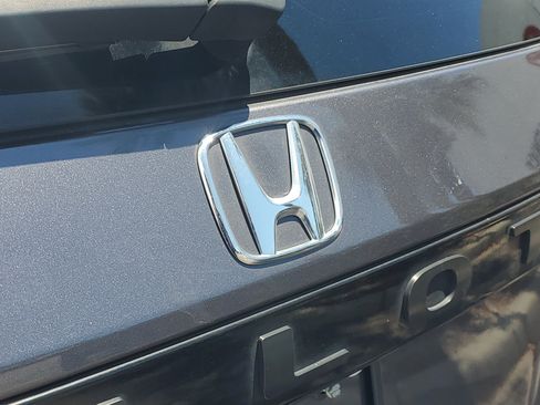 Used 2025 Honda Pilot EX-L image 11