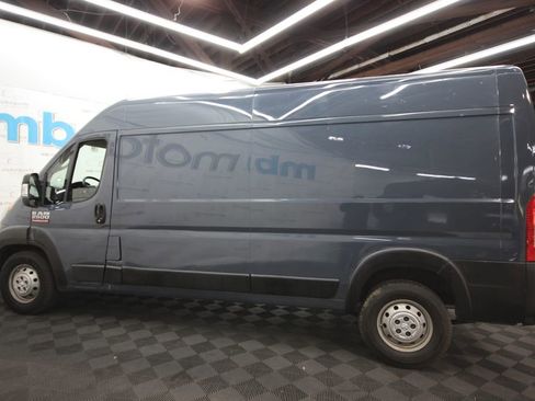 Used 2019 RAM ProMaster 2500 FWD image 3