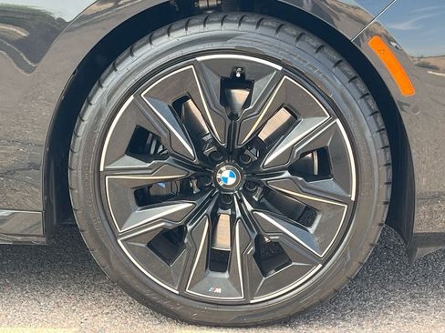 Used 2023 BMW 740i w/ Parking Assistance Package RWD image 8