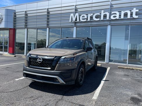 Used 2024 Nissan Pathfinder Rock Creek AWD/4WD image 5