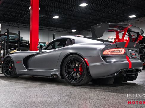 Used 2014 SRT Viper GTS RWD image 3