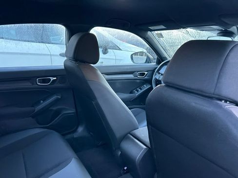 Used 2025 Honda Civic Sport image 10