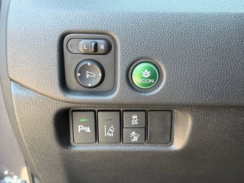 Used 2016 Honda Pilot Touring image 26