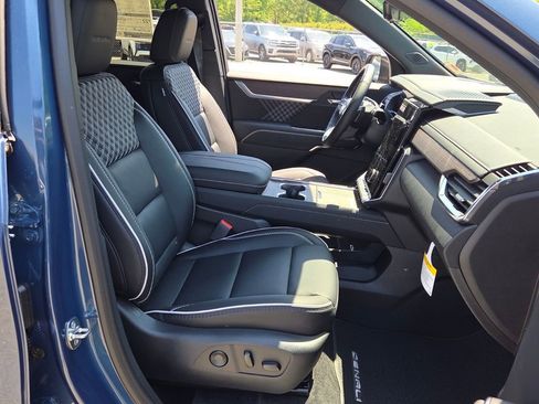 New 2026 GMC Acadia Denali w/ Super Cruise Package FWD image 14