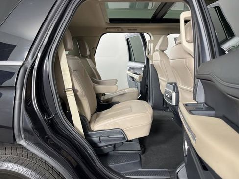 Used 2023 Ford Expedition Limited image 50