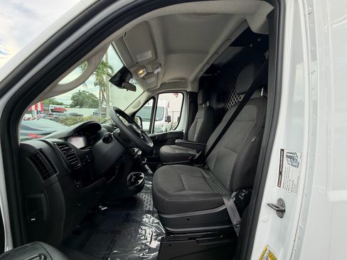 Used 2025 RAM ProMaster 2500 w/ U-Haul Equipment Group FWD image 9
