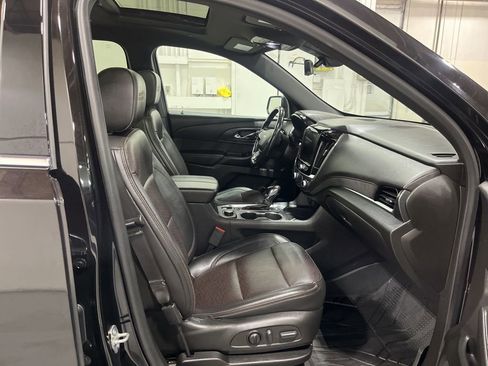 Used 2022 Chevrolet Traverse High Country image 44