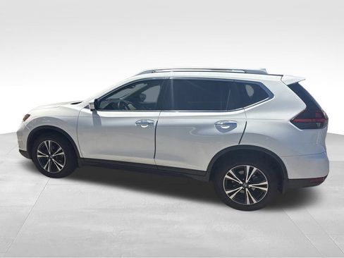 Used 2020 Nissan Rogue SV w/ Premium Package FWD image 6