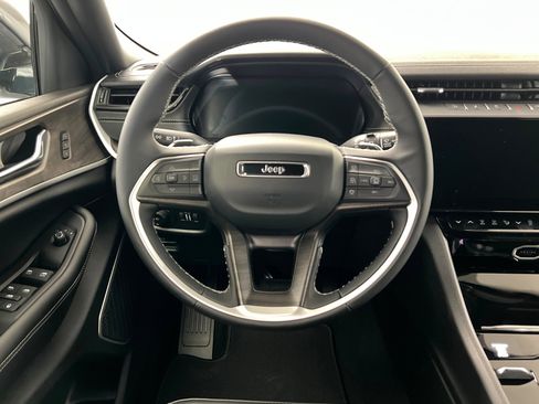 New 2026 Jeep Grand Cherokee Limited image 12