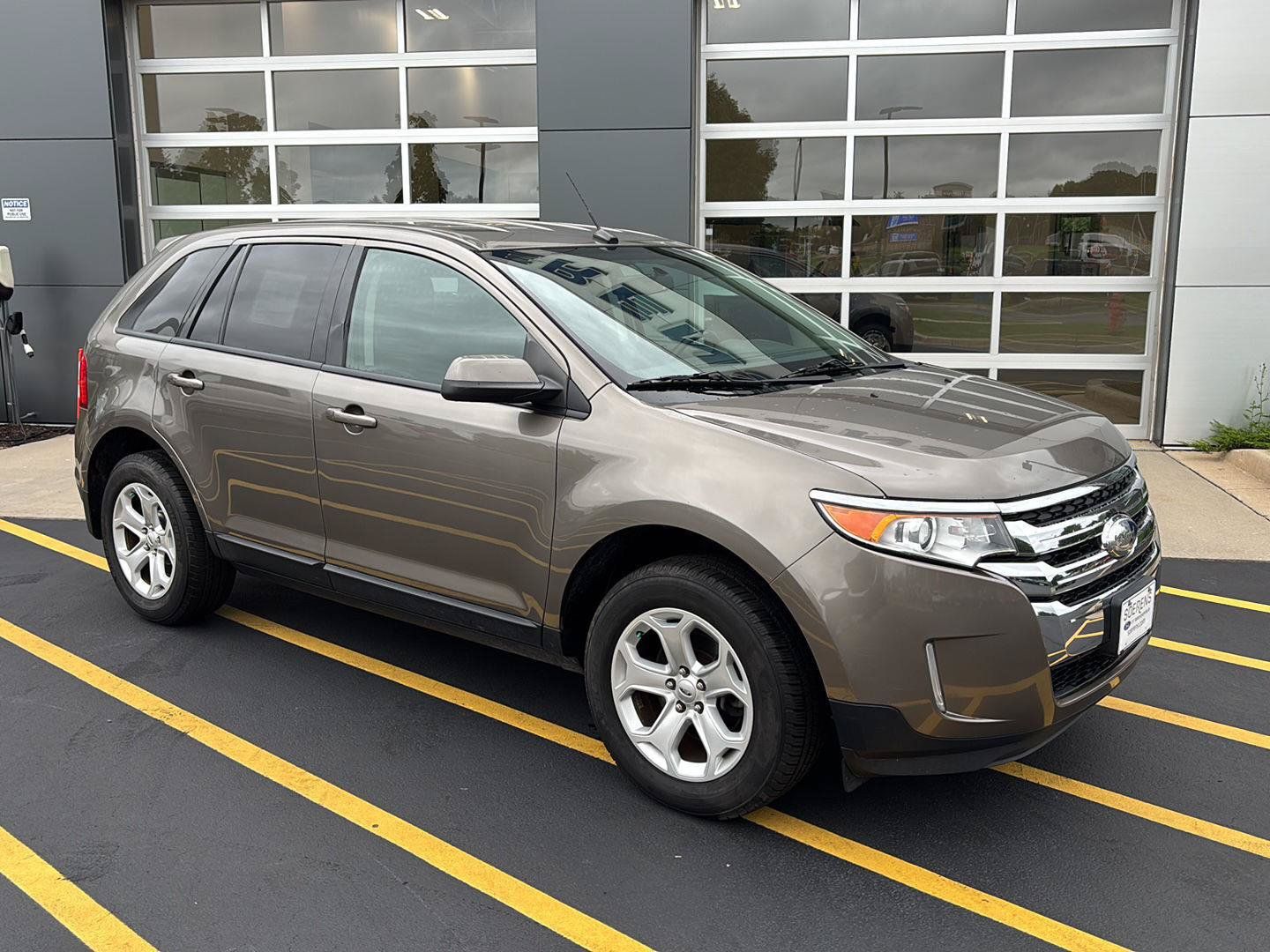 Used 2013 Ford Edge SEL FWD image 2