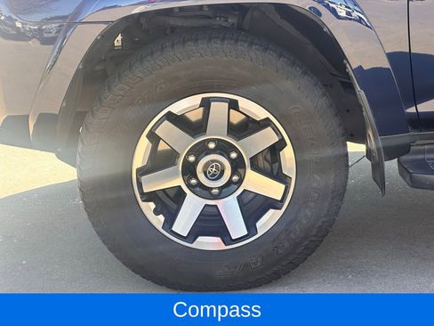 Used 2018 Toyota 4Runner TRD Off-Road Premium image 9