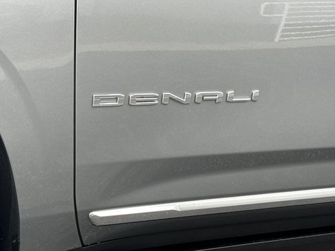 New 2026 GMC Yukon Denali w/ Denali Reserve Package AWD/4WD image 18