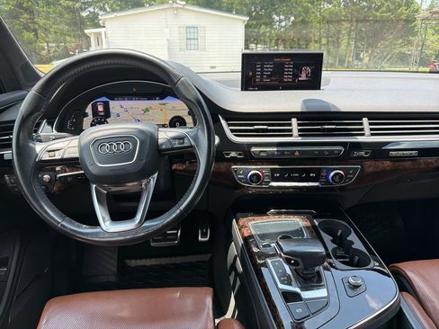 Used 2018 Audi Q7 3.0T Prestige AWD/4WD image 11