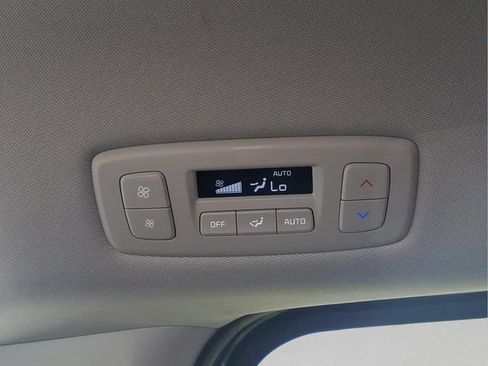 Used 2026 Kia Carnival FWD image 20