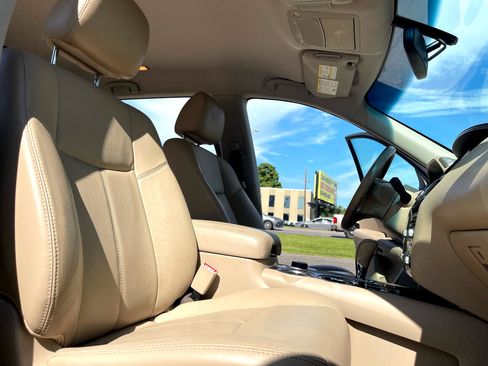 Used 2014 Nissan Pathfinder SL w/ SL Tech Package image 22