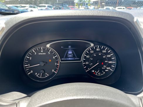 Used 2018 Nissan Pathfinder SV FWD image 17