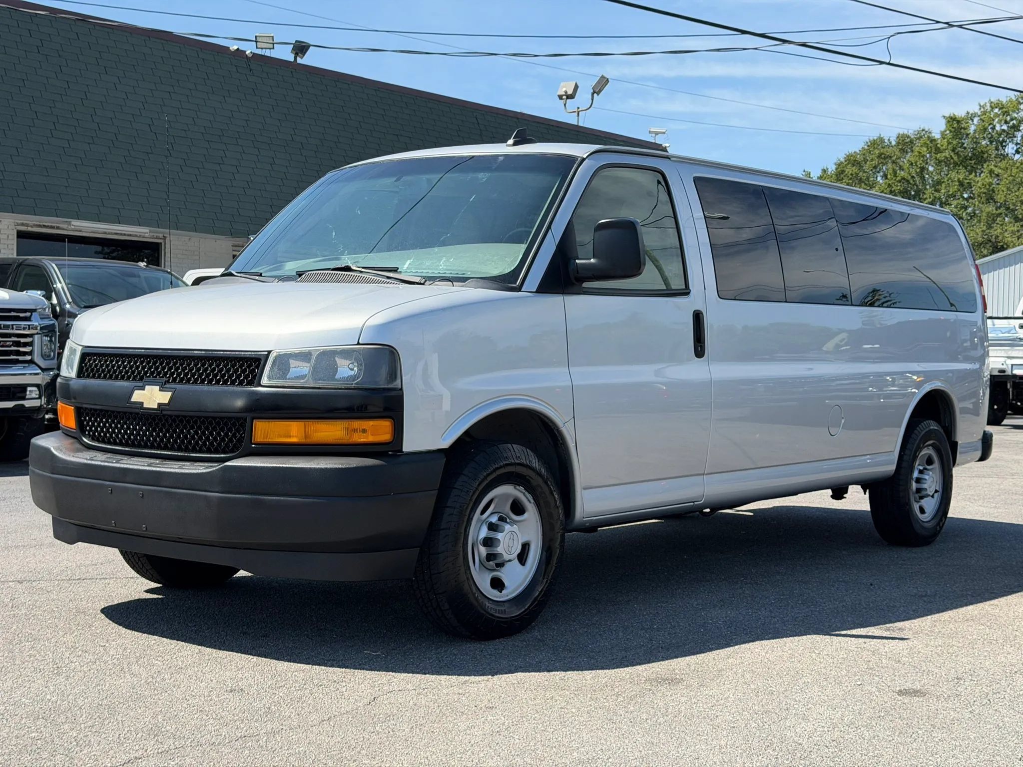 Used 2019 Chevrolet Express 3500 LS RWD image 8