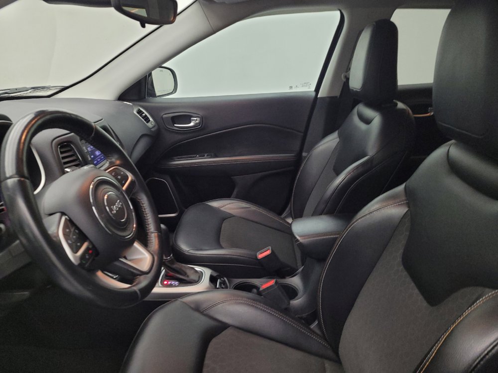 Used 2018 Jeep Compass Latitude w/ Safe & Security Group FWD image 17