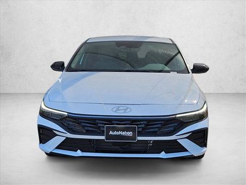 Used 2025 Hyundai Elantra SEL FWD image 6
