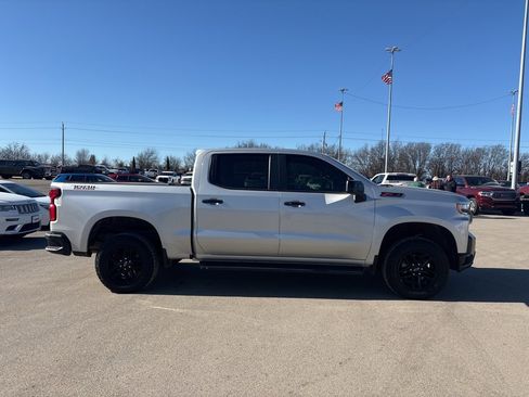 Used 2021 Chevrolet Silverado 1500 LT Trail Boss w/ Convenience Package II image 2