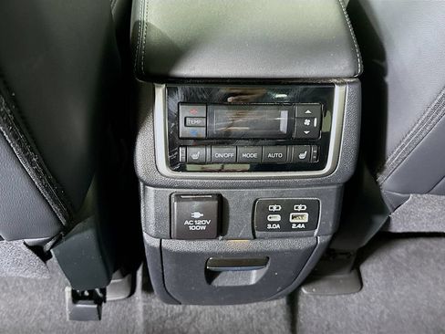 Used 2024 Subaru Ascent Touring AWD/4WD image 30