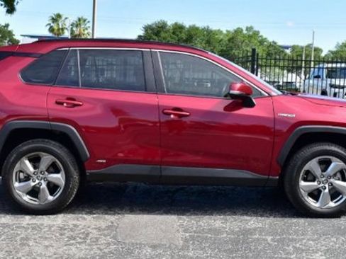 Used 2021 Toyota RAV4 XLE Premium AWD/4WD image 9