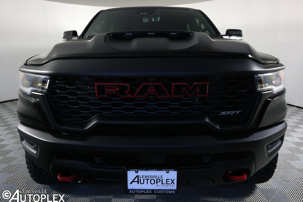 Used 2027 RAM 1500 4x4 Crew Cab image 2