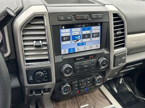 Used 2017 Ford F250 Lariat w/ Lariat Ultimate Package image 19