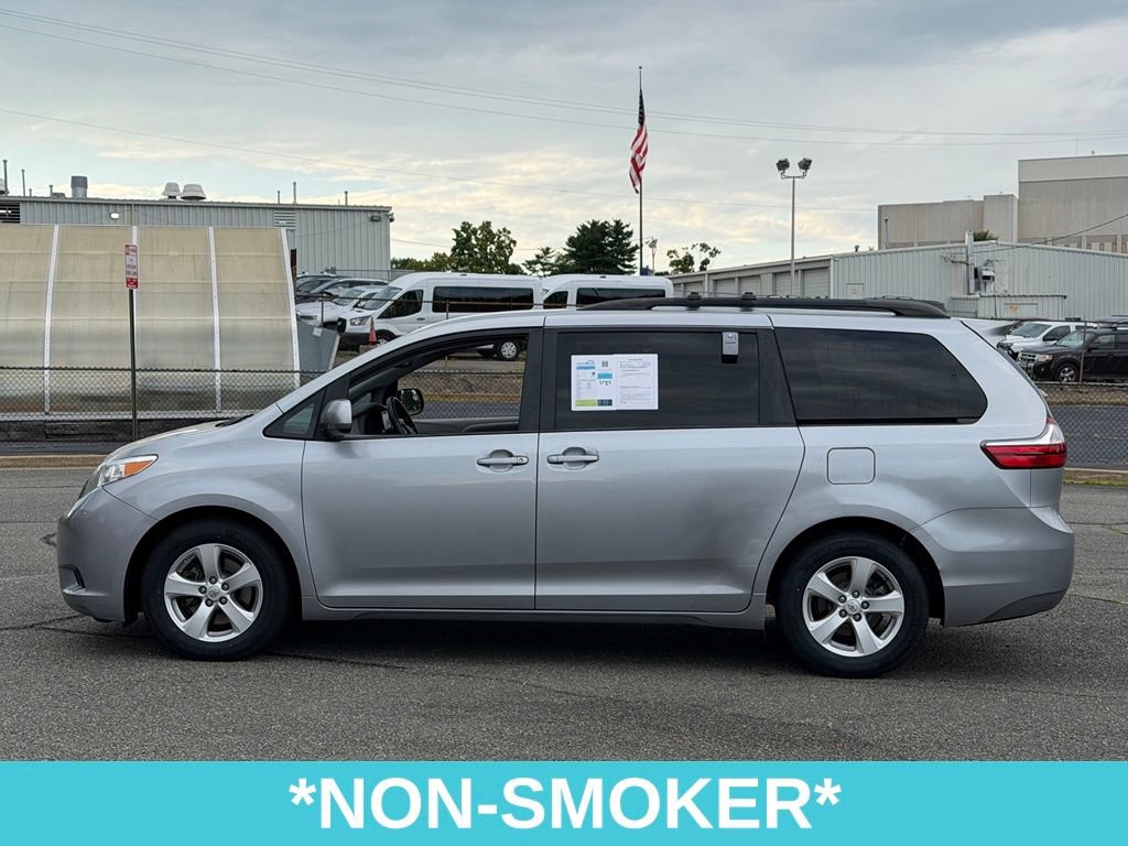 Used 2015 Toyota Sienna LE FWD image 3