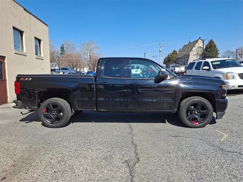 Used 2018 Chevrolet Silverado 1500 LT w/ Redline Edition image 7