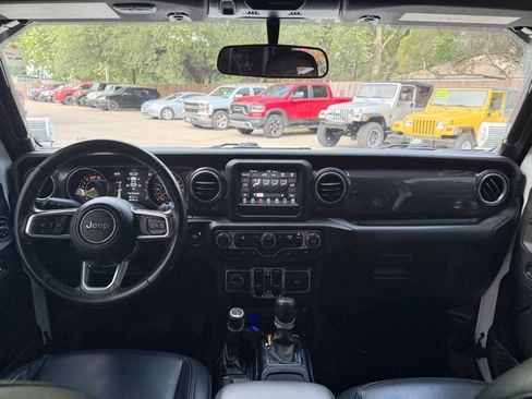 Used 2021 Jeep Wrangler Unlimited Sahara AWD/4WD image 29