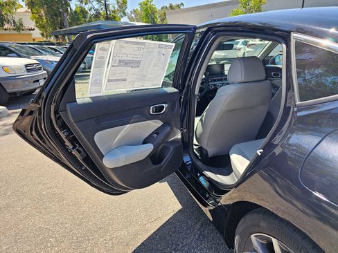 New 2025 Acura Integra image 15