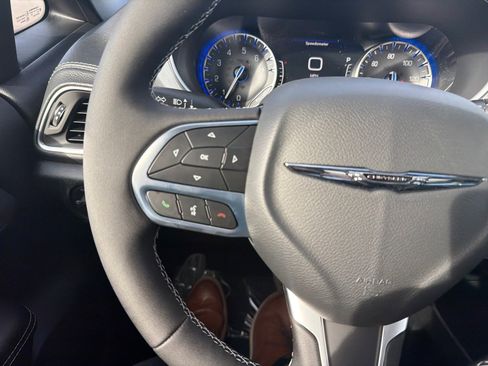 New 2026 Chrysler Pacifica Limited image 24