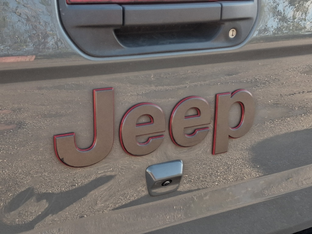 Used 2022 Jeep Gladiator Rubicon w/ Cold Weather Group AWD/4WD image 10