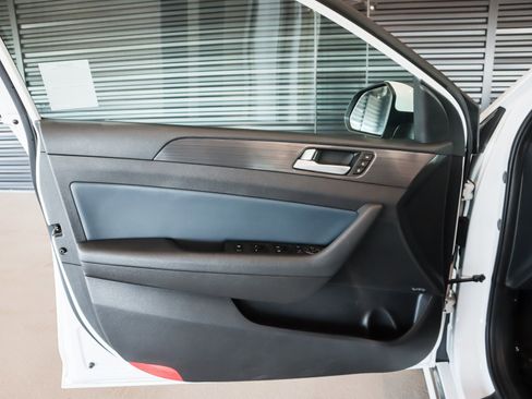 Used 2019 Hyundai Sonata Limited image 26