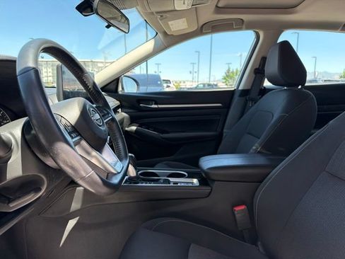 Used 2023 Nissan Altima 2.5 SV w/ SV Premium Package AWD/4WD image 21