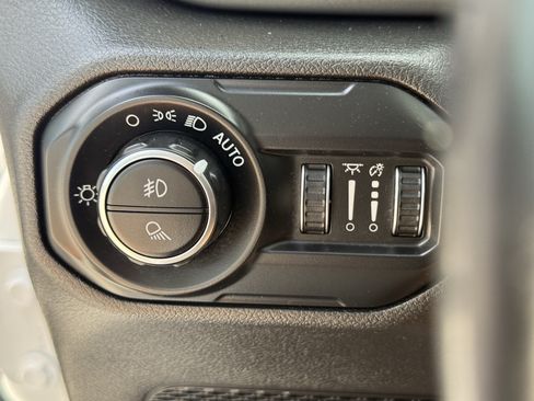 Used 2021 Jeep Gladiator Sport AWD/4WD image 25